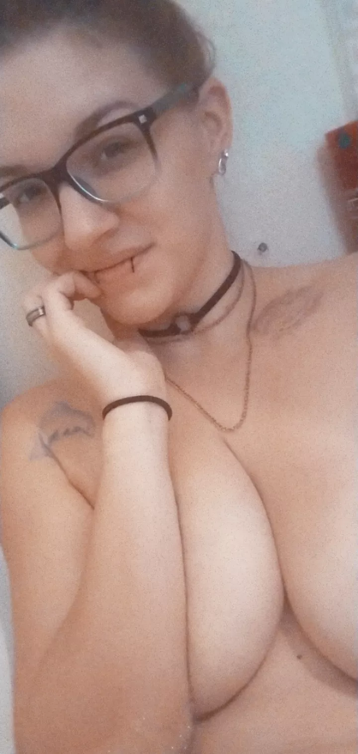 Bubble bath and smirks π it's how I roll (28F) Bubble bath and smirks π it's how I roll (28F)