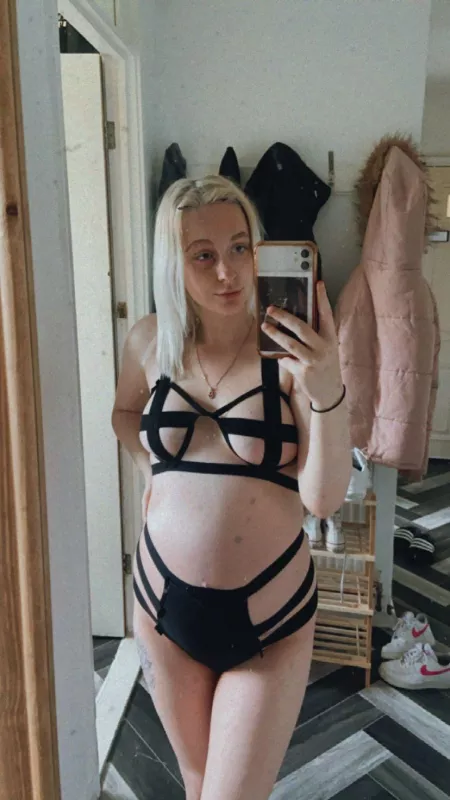 Bump has got so big now!! Keeping the stretch marks away with daily cum rubs😈