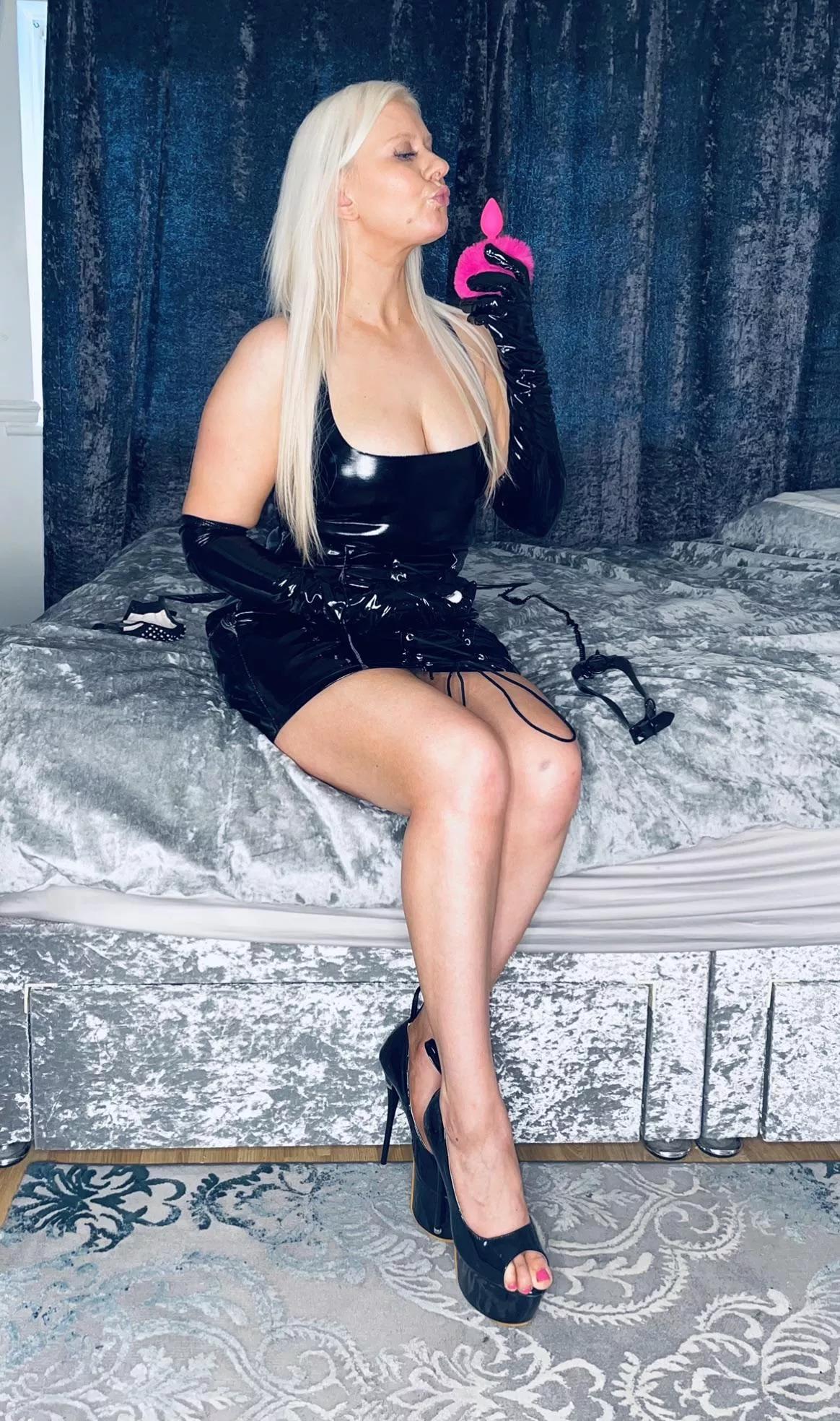 Bunny sluts are my favourite, twitch that little ass and show me how obedient you are Bunny sluts are my favourite, twitch that little ass and show me how obedient you are