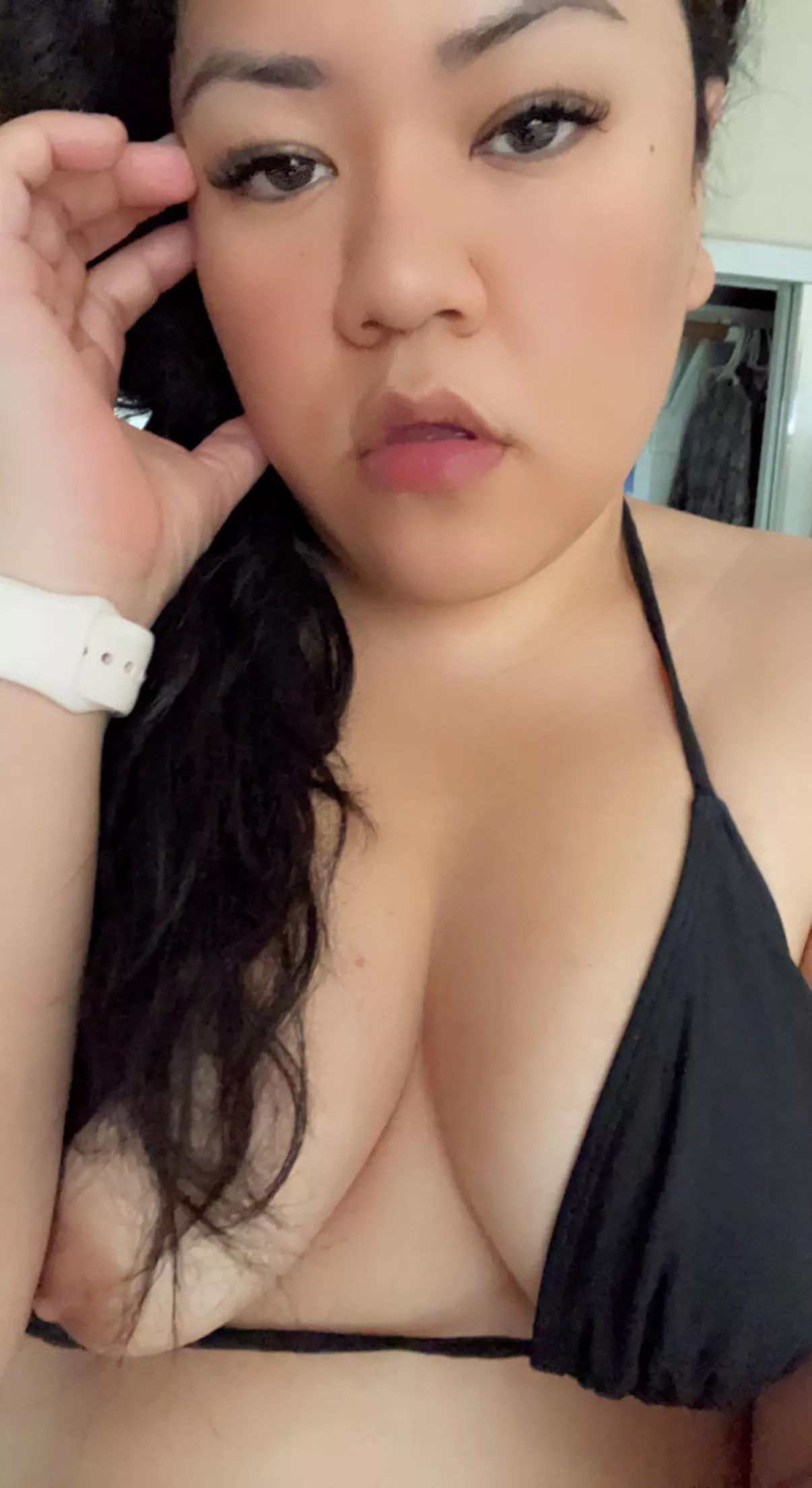 Busty and bored ✨💗🥰 let’s play!