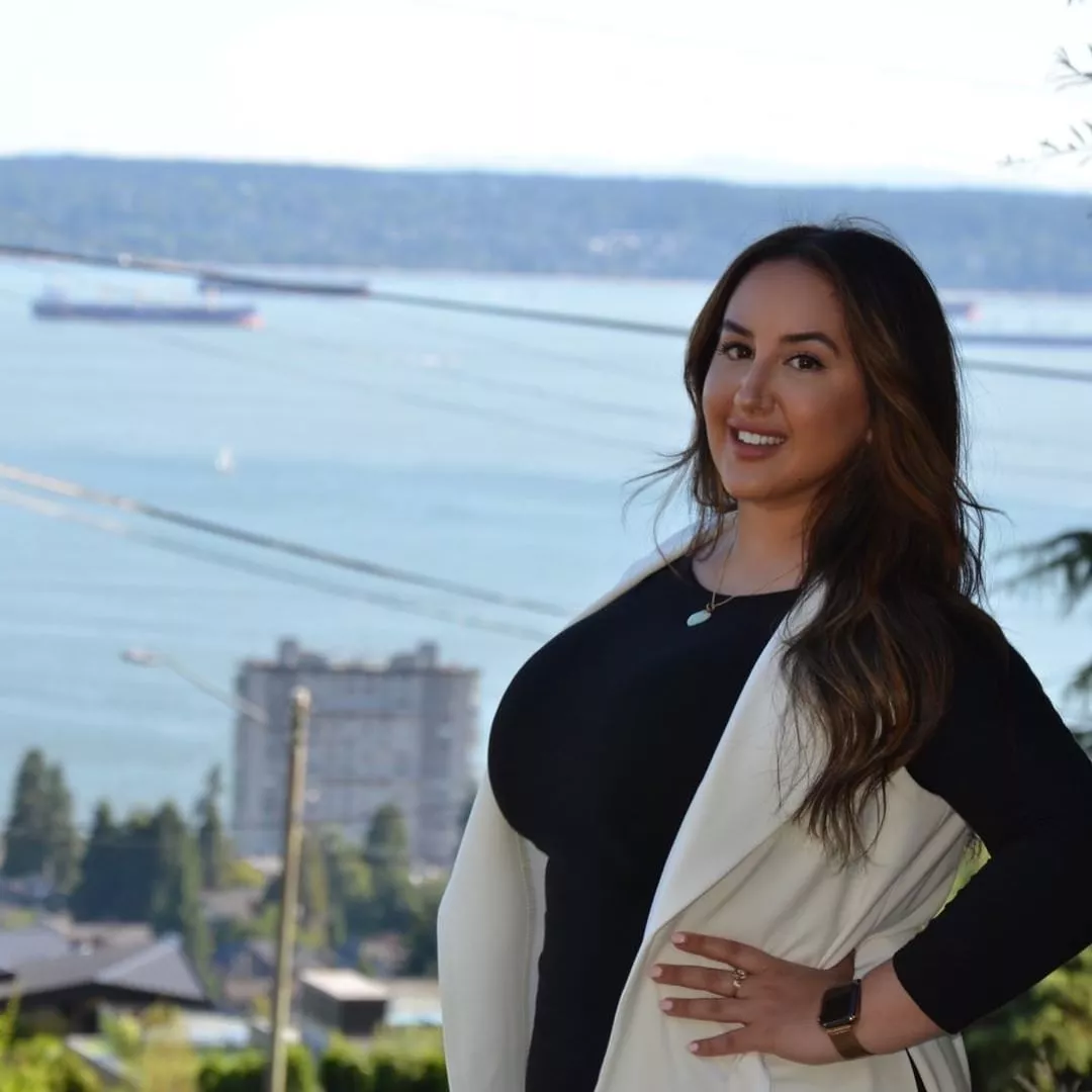 Busty Mortgage Broker