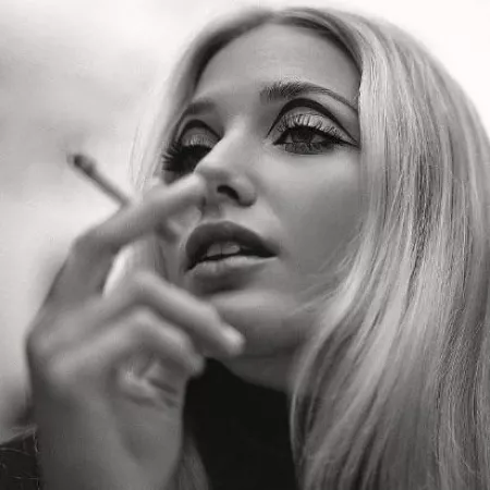 B&W