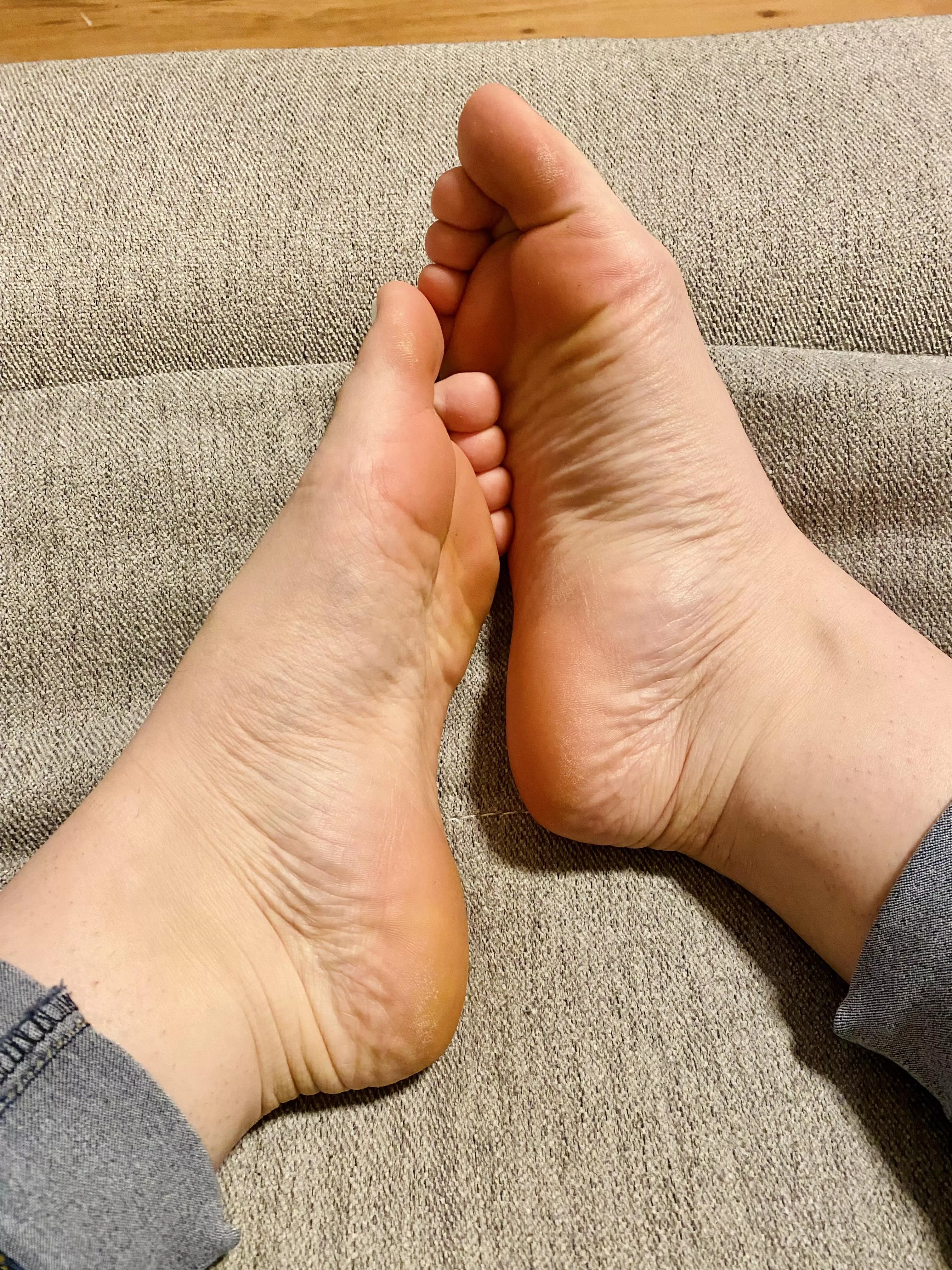 Call me crazy but here’s some soles on toesday 😜