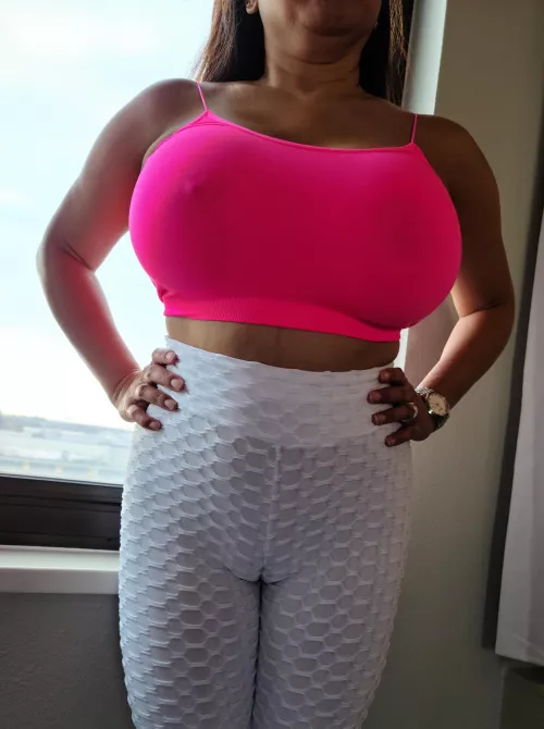 Cameltoe and big boobs