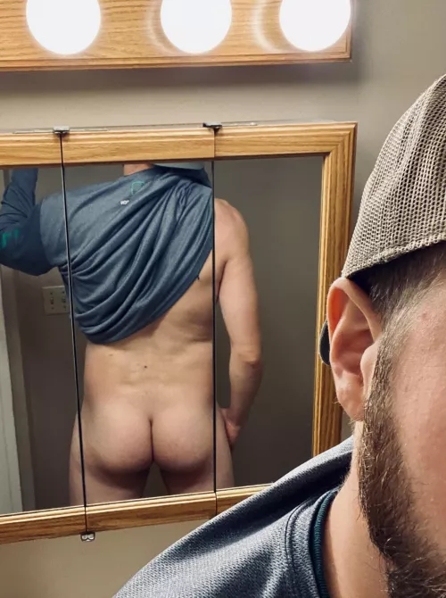 Can a straight man be proud of his ass too?