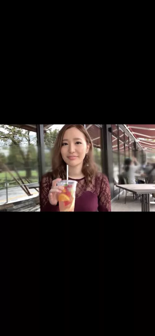 Can Any Lady/Gent Please Help me Identify this Actress?