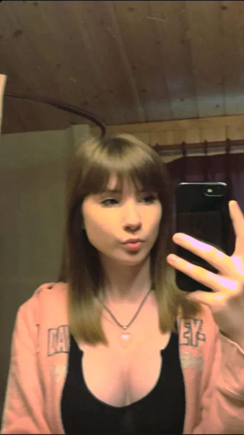 Can anyone cum tribute my girlfriend