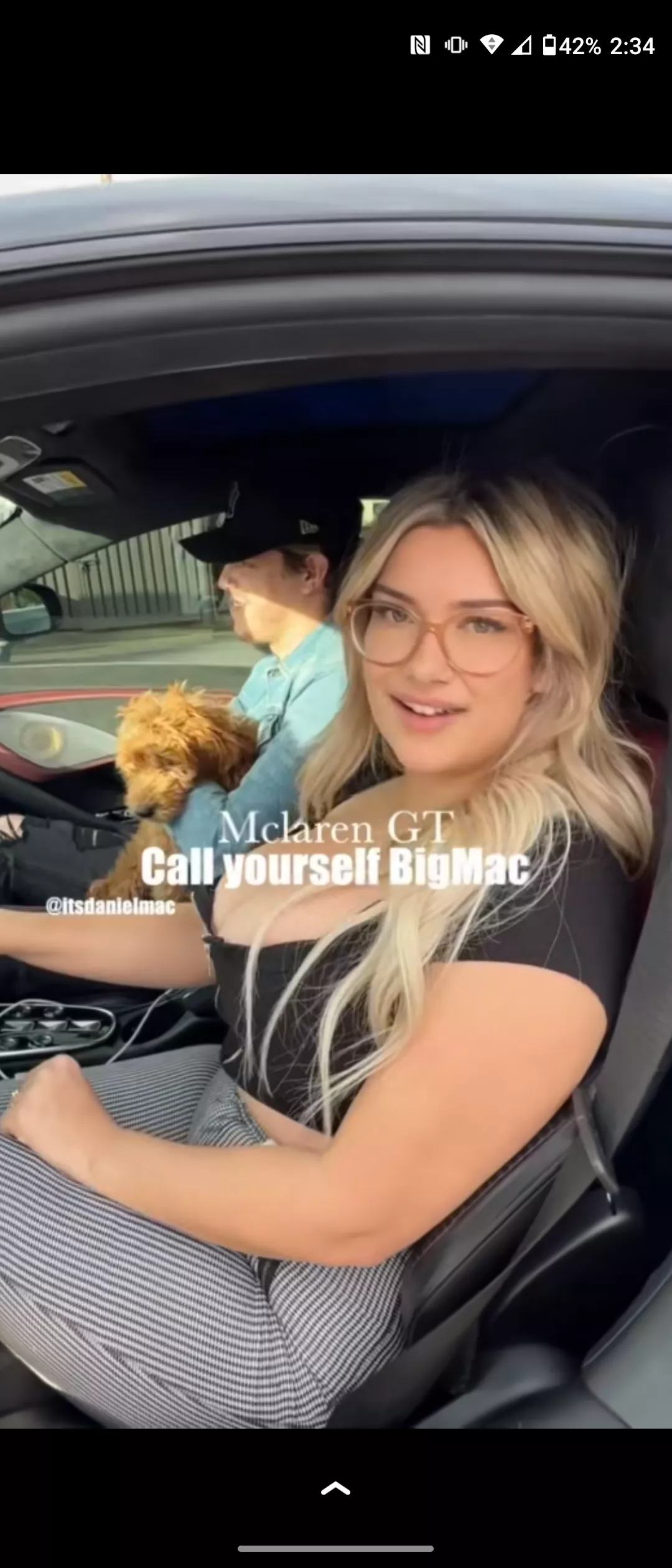 Can anyone identify this chick? Says she has an onlyfans