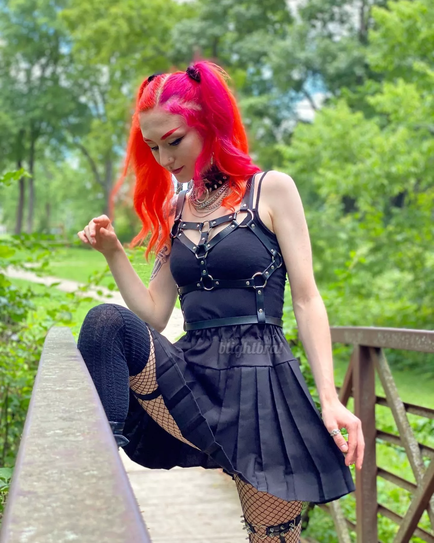 can I be your emo gf? 💞