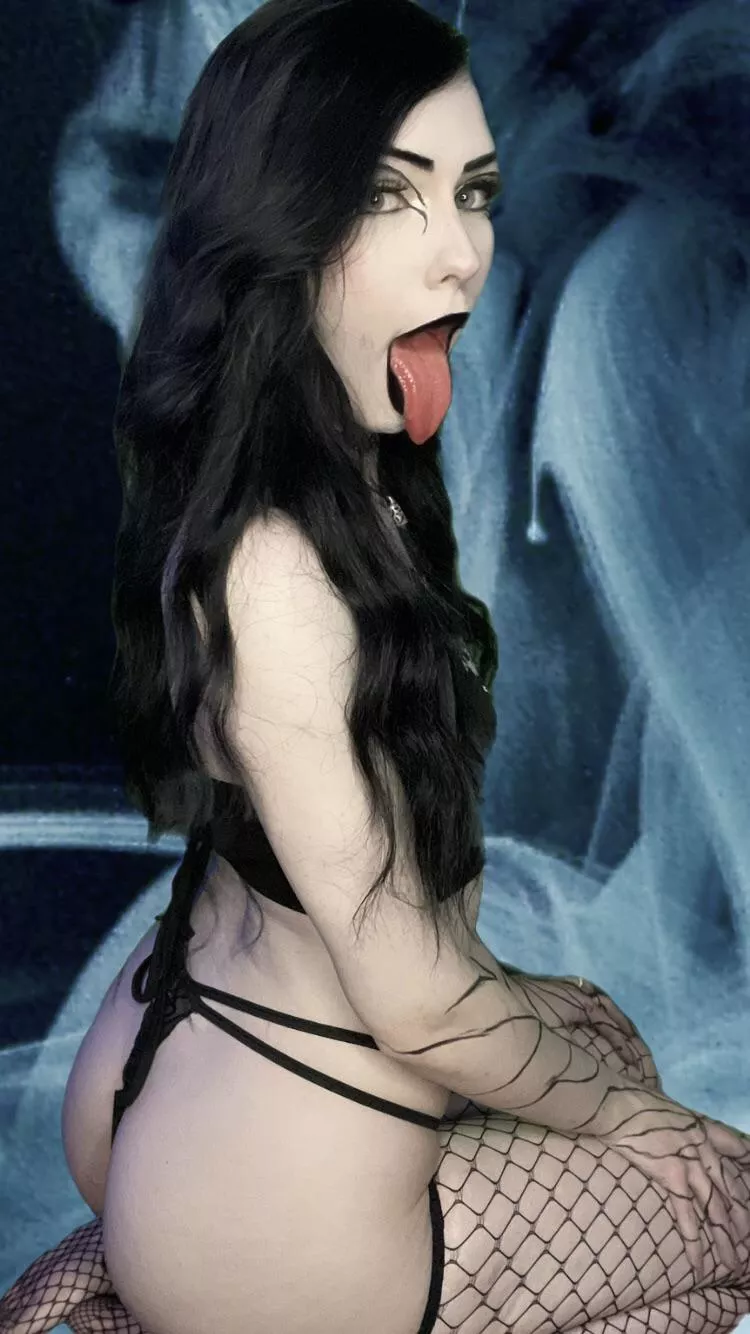 Can I be your emo gf?