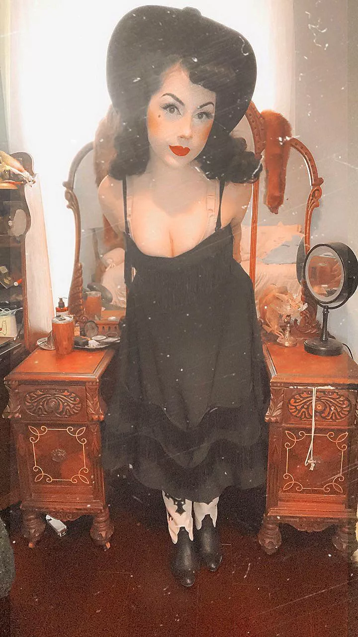 Can I be your favorite cowgirl? 🐄🤍