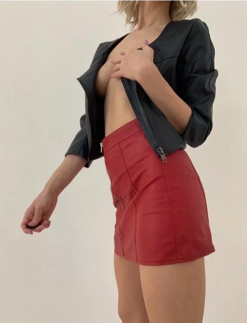 Can I be your favorite girl on Reddit today? Can I be your favorite girl on Reddit today?