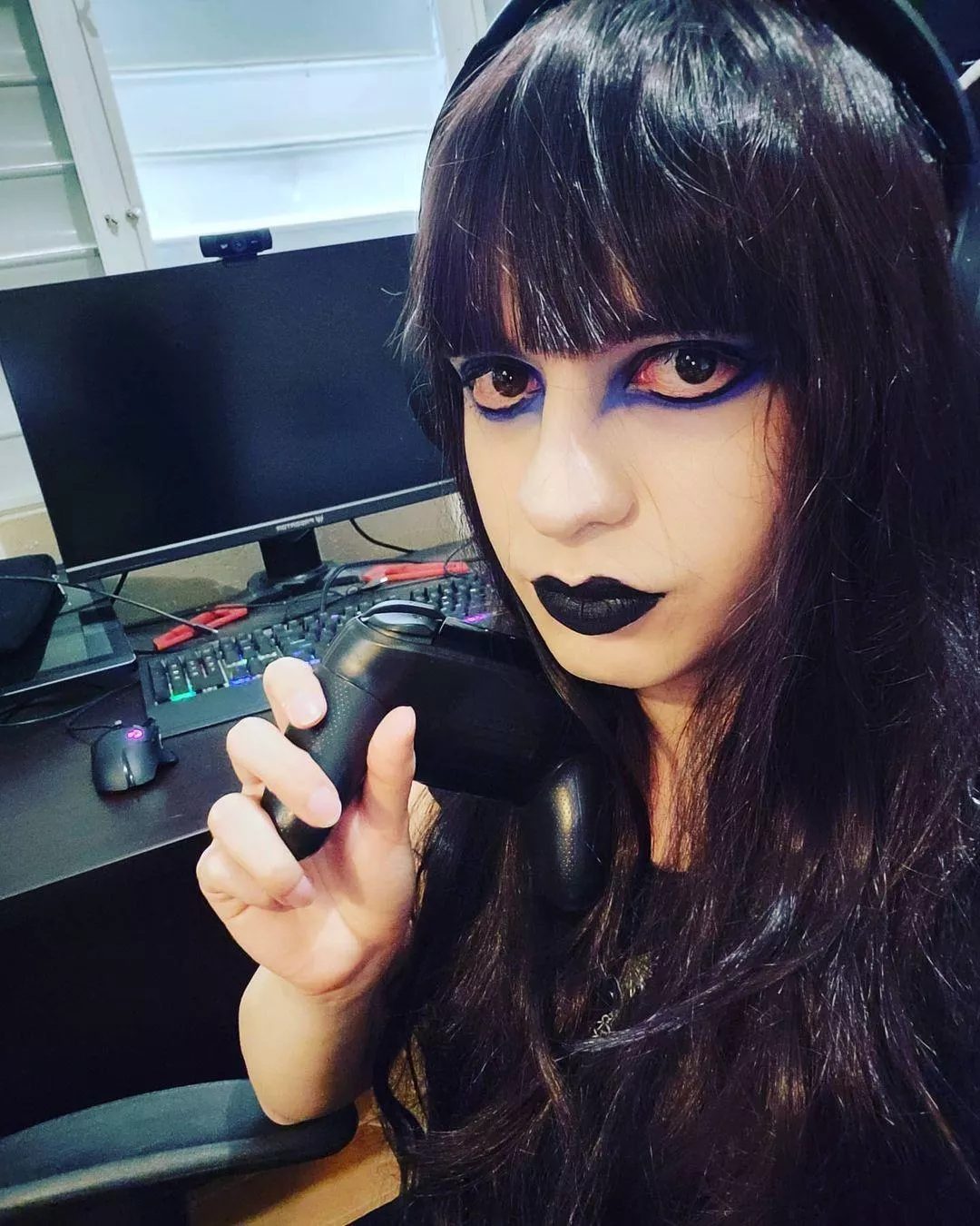 Can I be your goth gamer femboy gf?