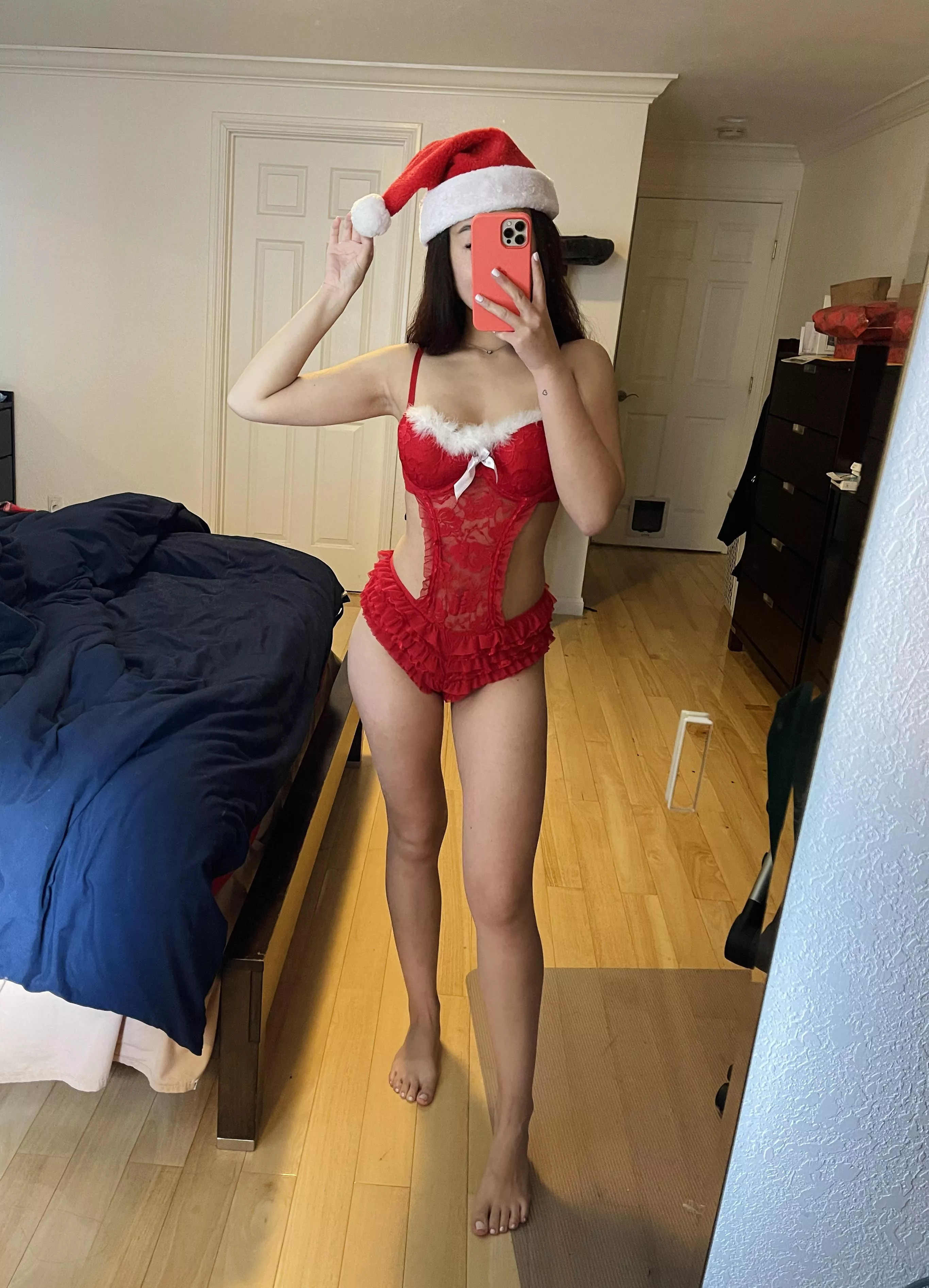 can i be your mrs clause? 👉🏻👈🏻🎄☃️🧑🏻‍🎄