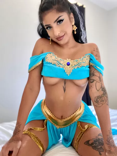 Can I be your Princess Jasmine fuckdoll? ๐ฅบ