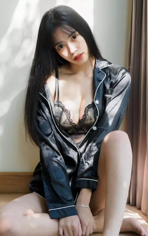 Can I be your sexy and hot Asian Mistress daddy? 🥵🥰🔥