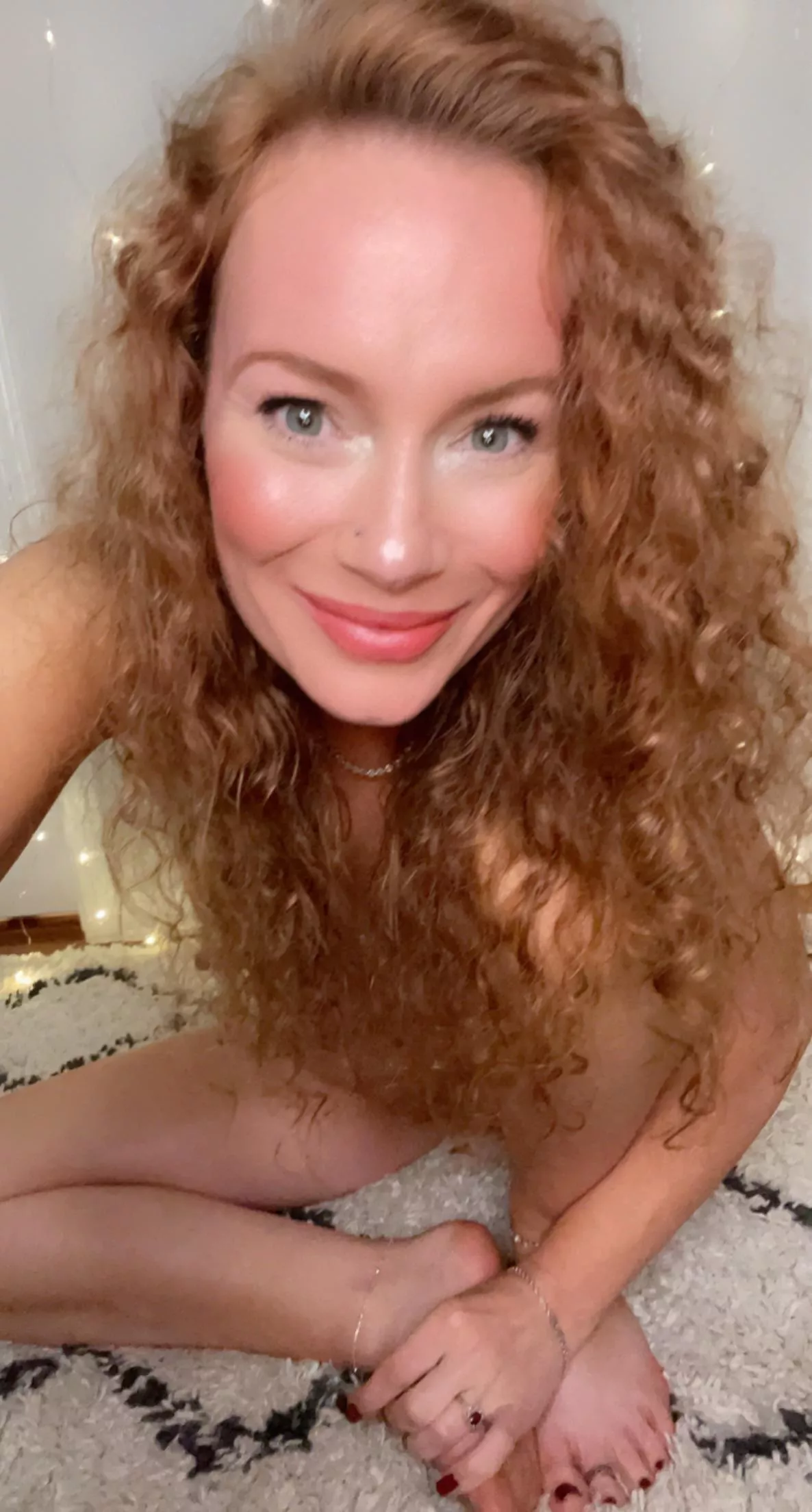 Can I get your attention with just my face?😌 42, mom of two Can I get your attention with just my face?😌 42, mom of two