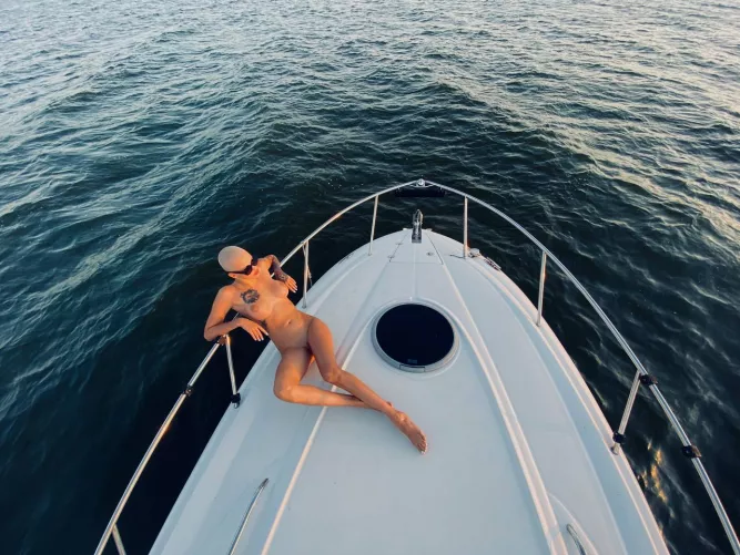 Can I help you cum darling