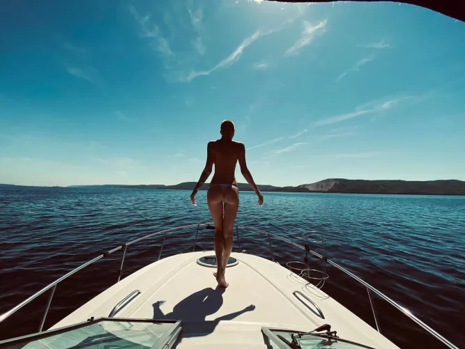 Can I help you cum darling