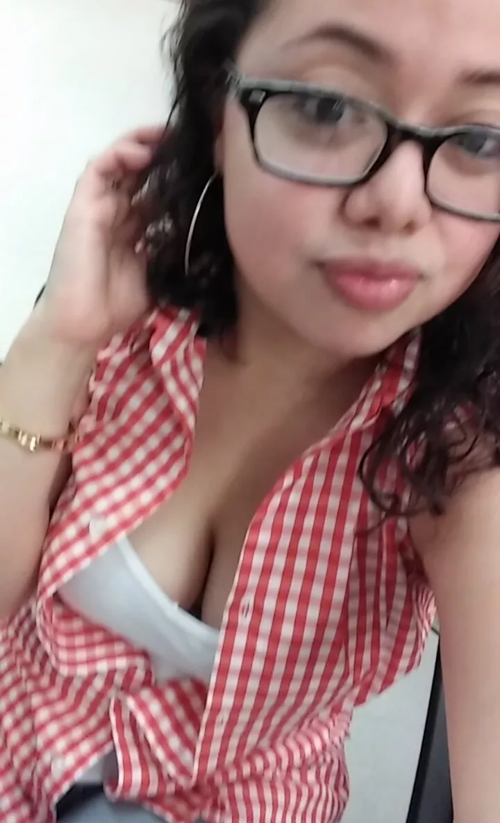 Can i pull this look off ? Im i showing enough cleavage ?? Can i pull this look off ? Im i showing enough cleavage ??