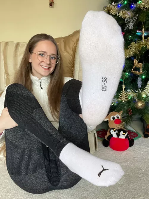 Can I rub you wearing my soft, cotton socks?π€π€