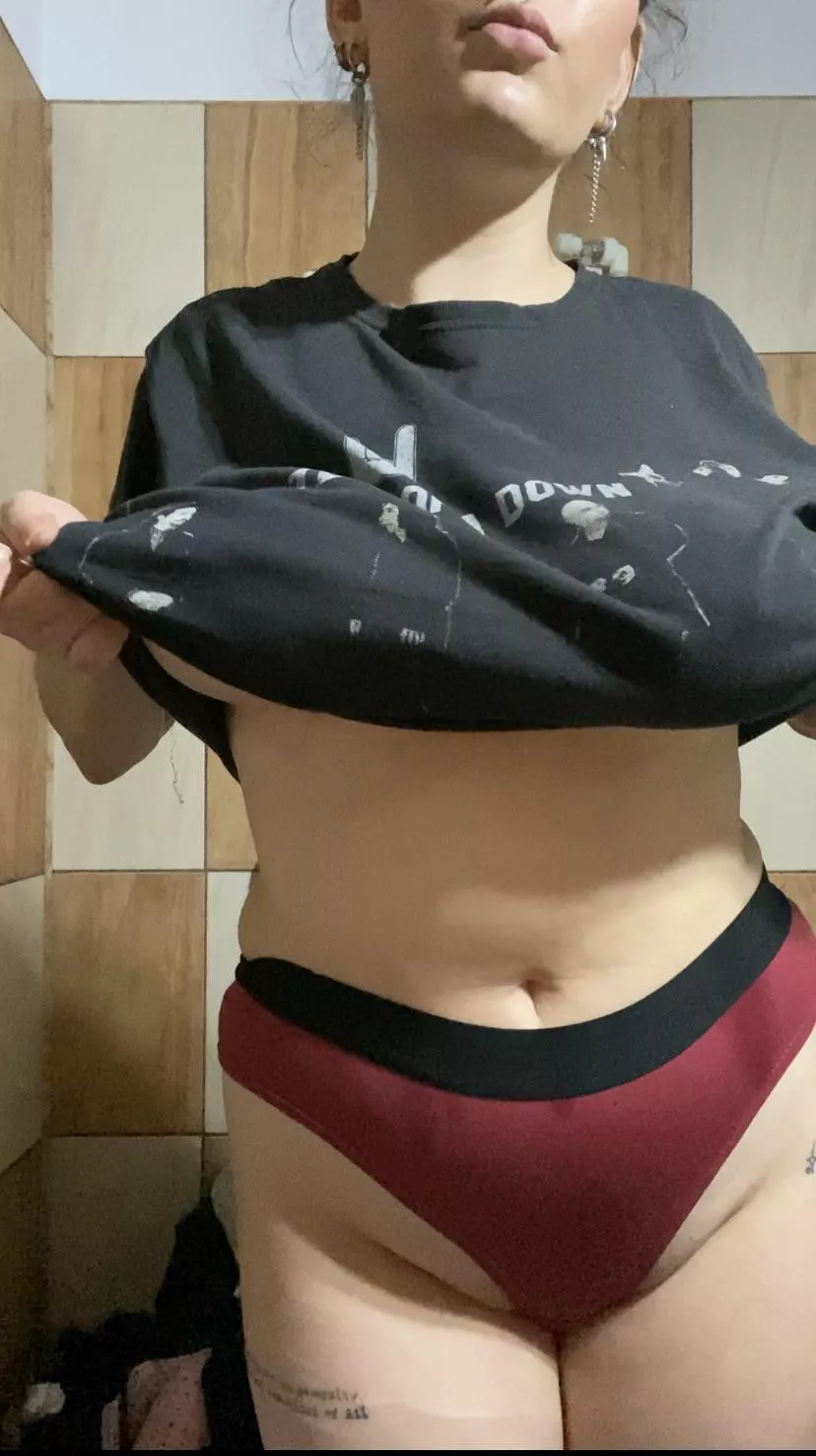 Can i send you pics like this one?