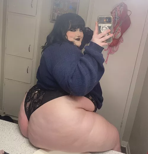 can i sit on your face? š„ŗ