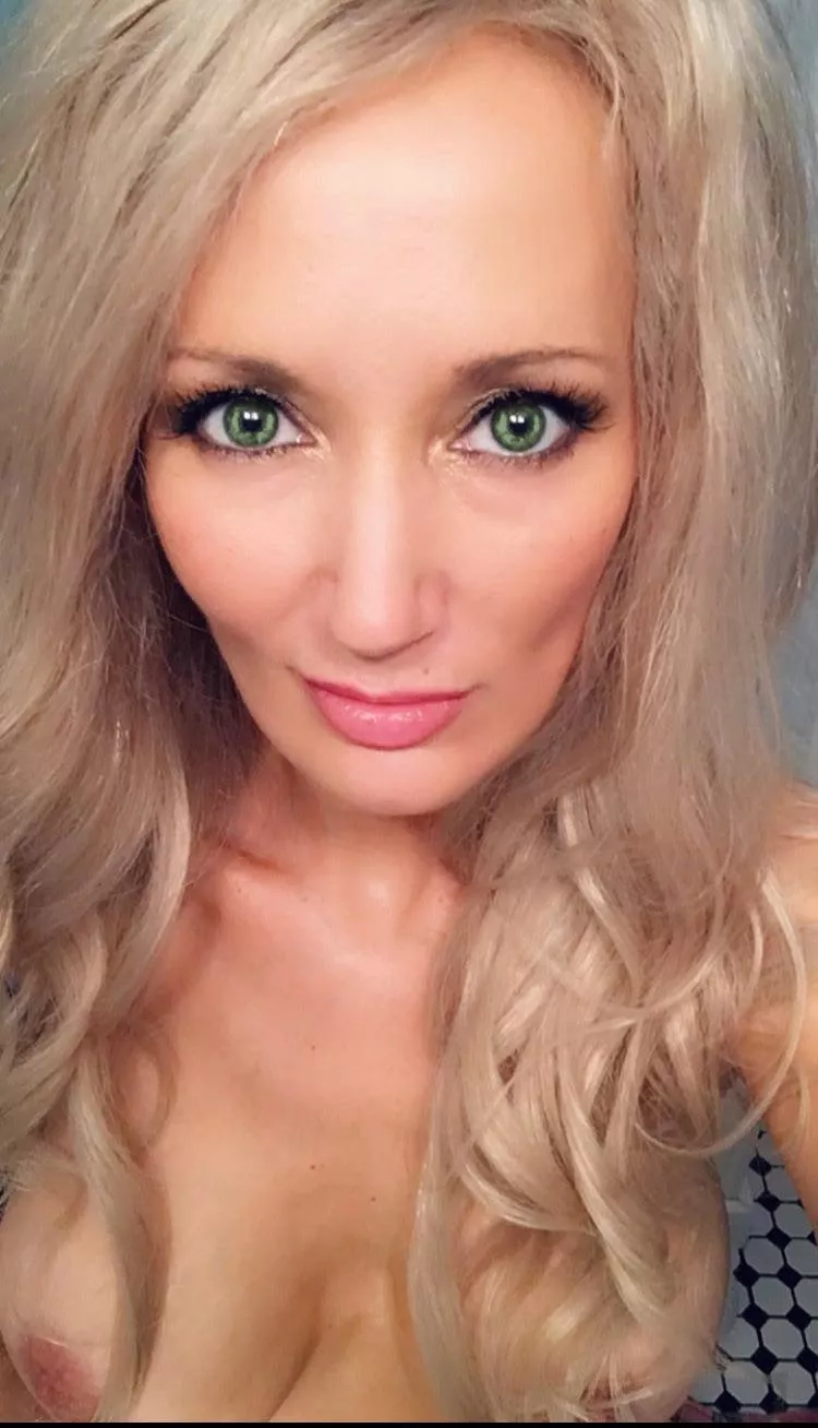 Can I sit on your lap? [F] [46]