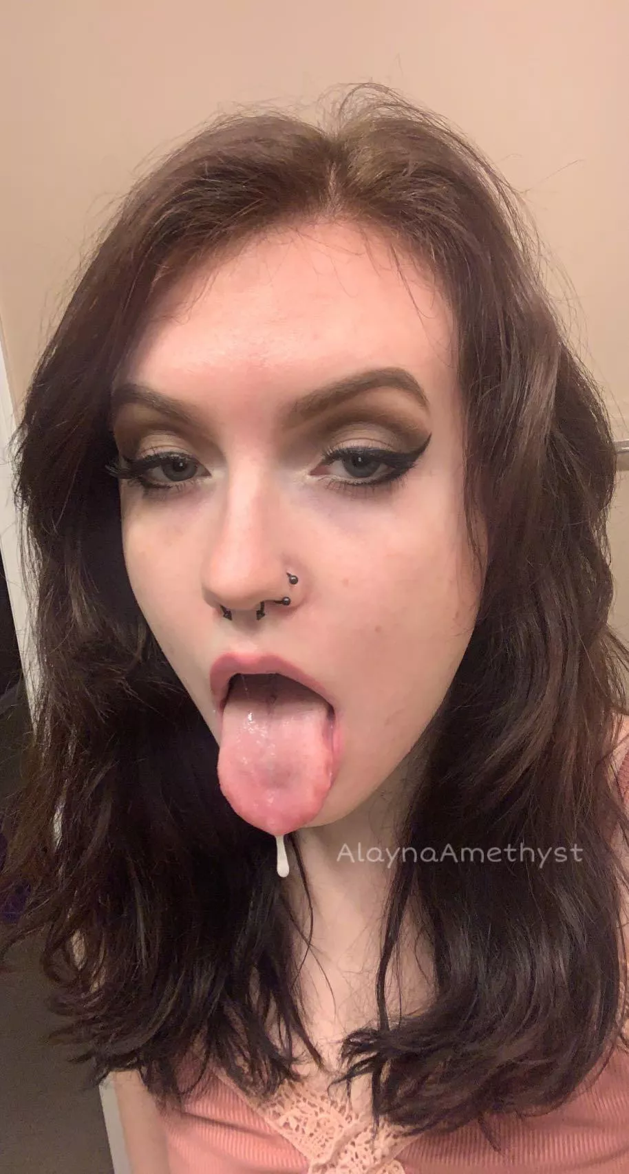 Can i spit in your mouth? 🥰