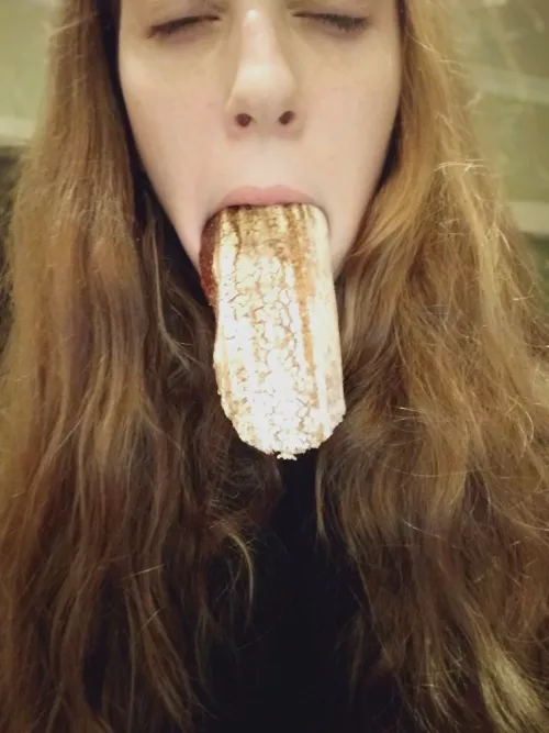 Can someone angle their cock so it looks like I'm sucking it lol