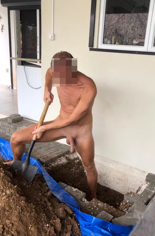 Can someone help me dig this hole? π³ππ
