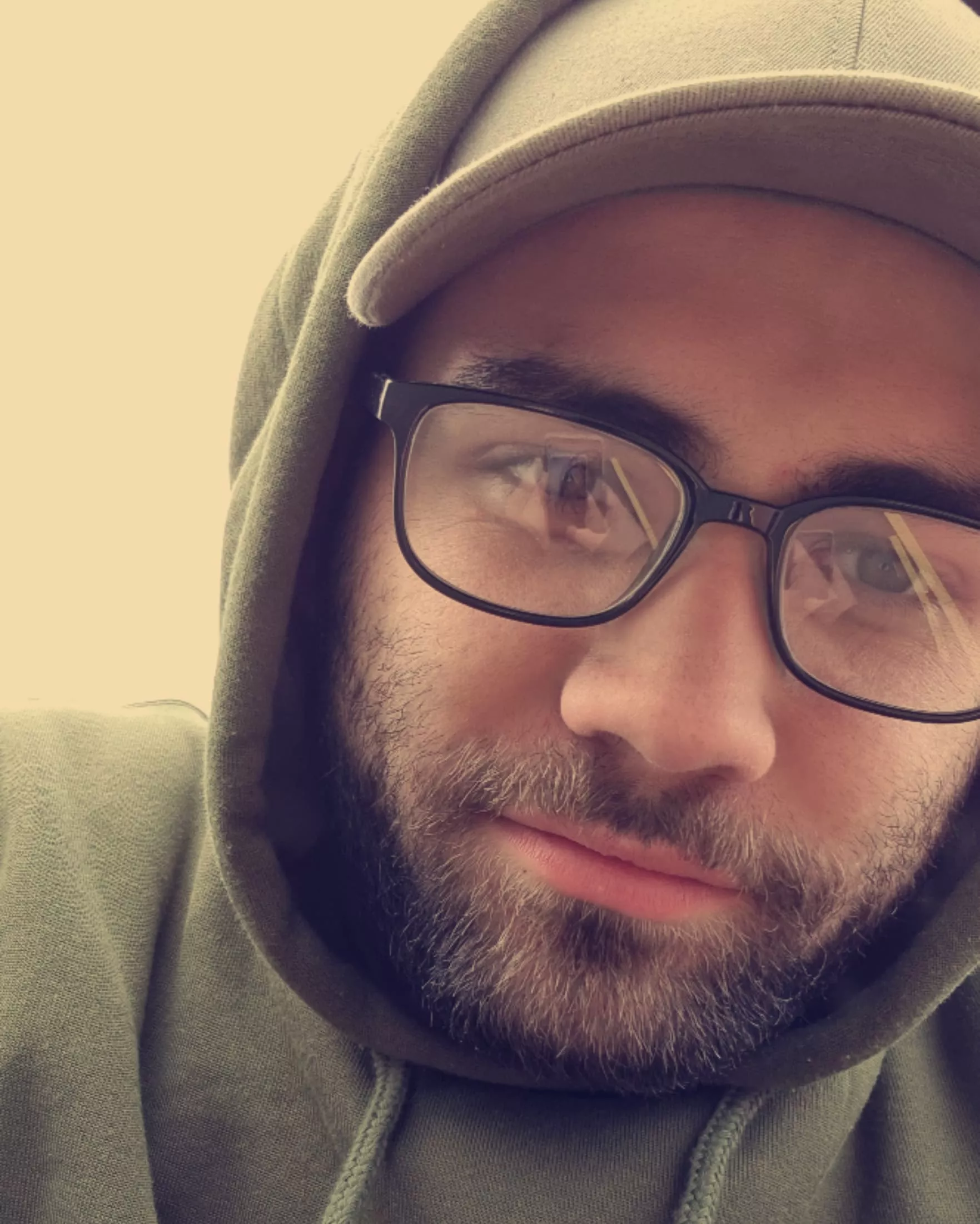 can someone love me yet? 🤣