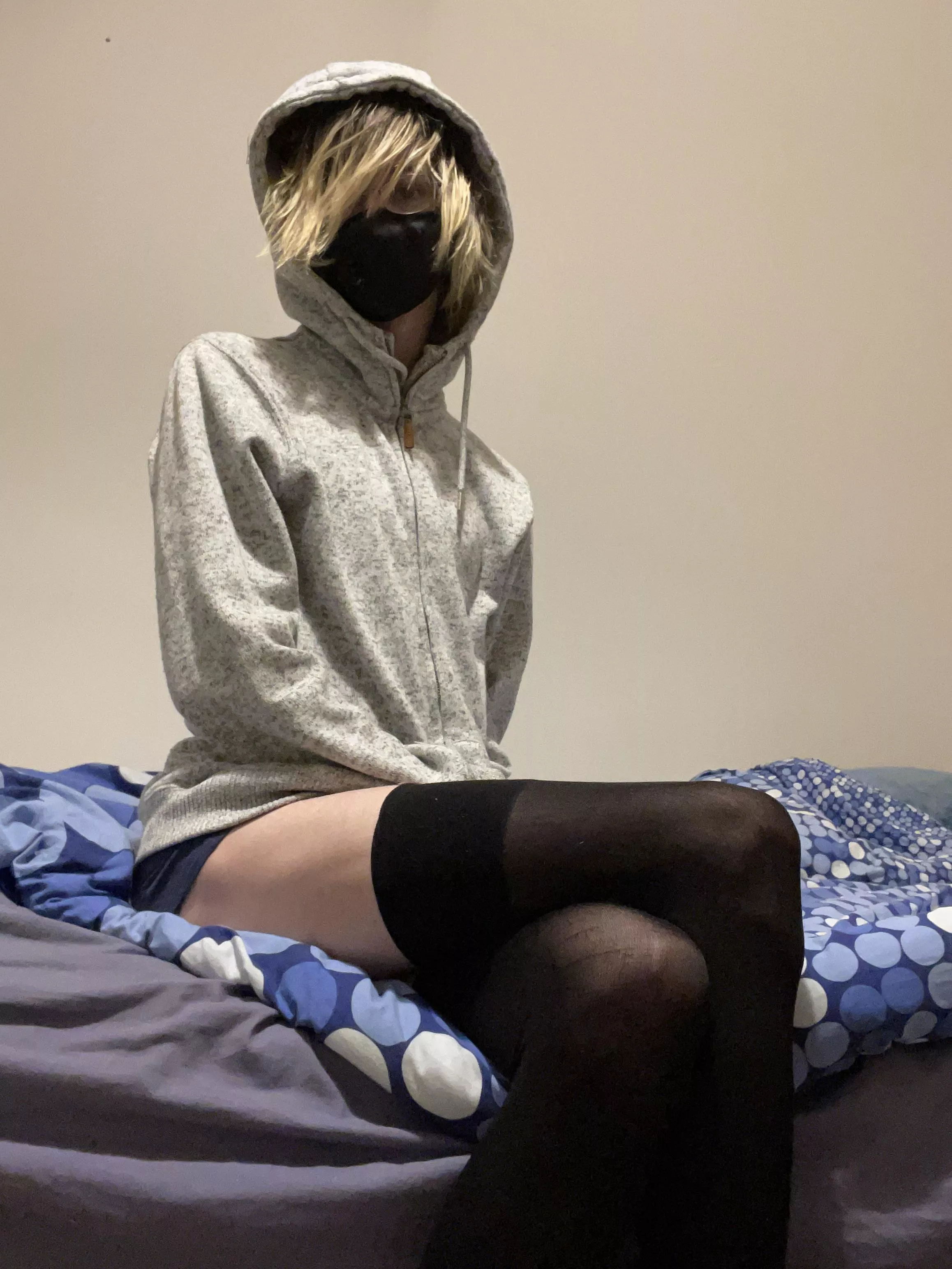 Can someone pls cuddle me and call me a good boy 🥺👉👈