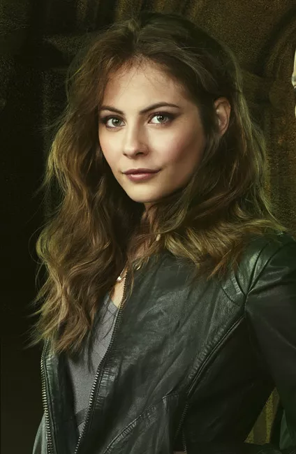 Can someone rp as Willa Holland for me or help me Worship her