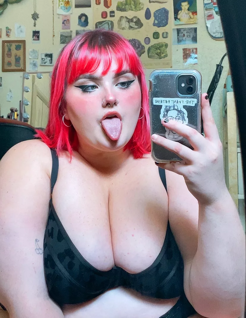 can u cum on my tits? 🥺