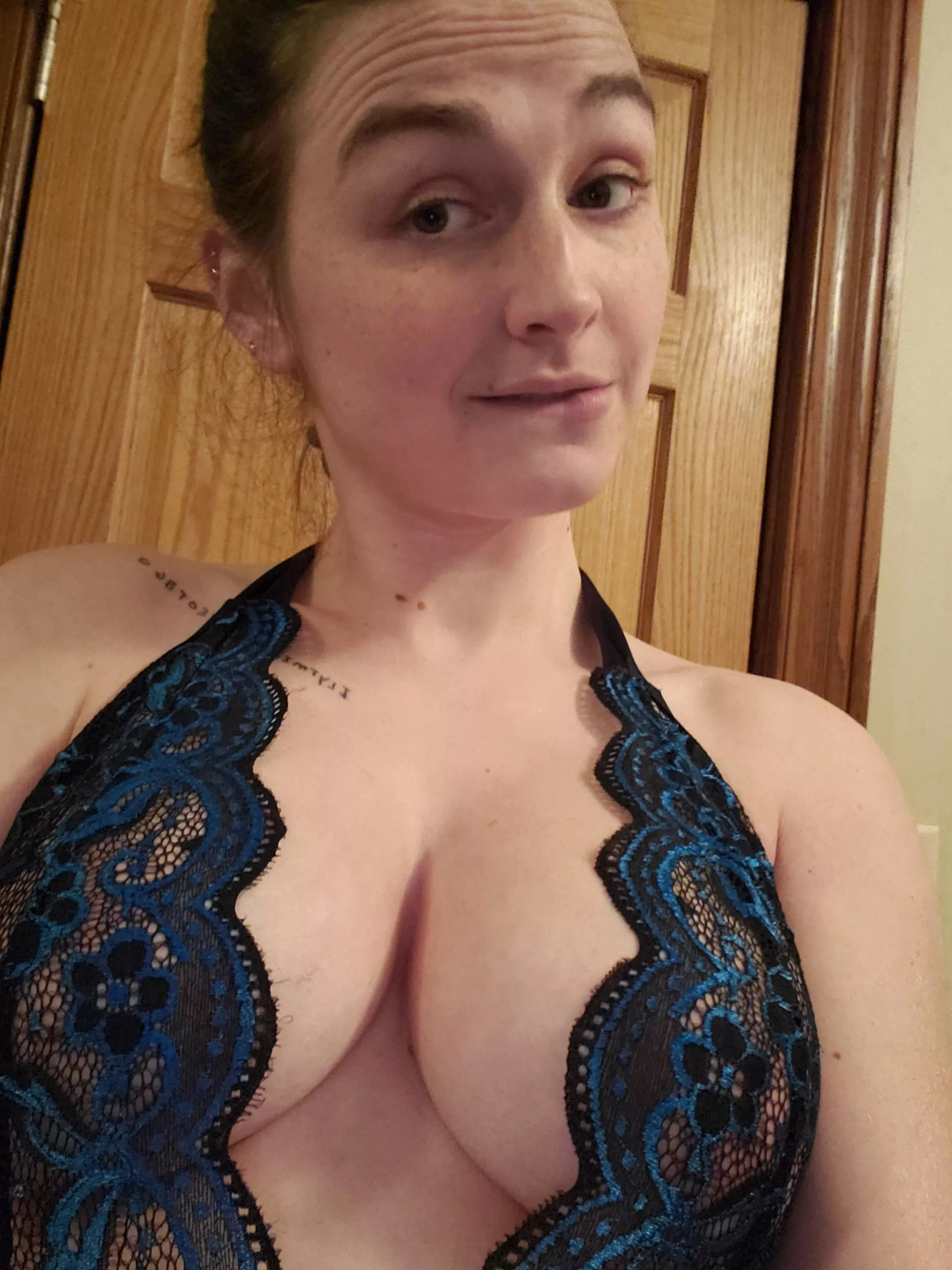 Can we play, Babe? 💙💋