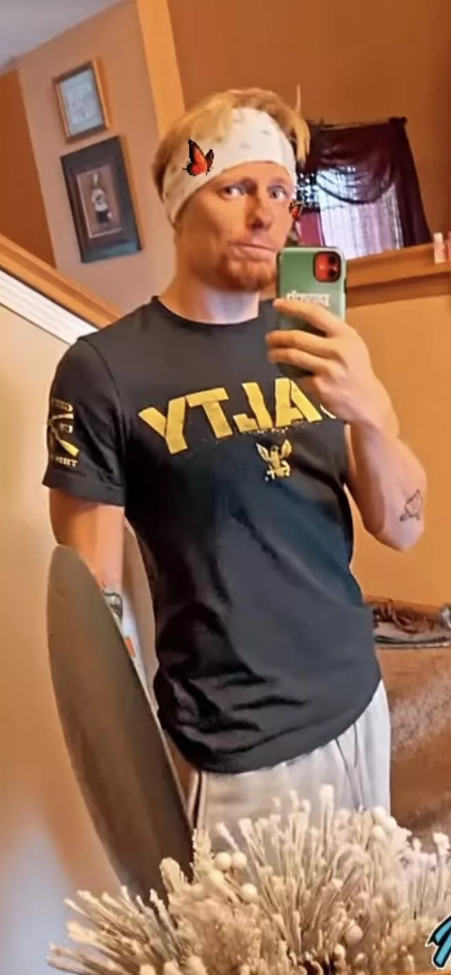 Can we talk about Scottie’s new insta story post though… 😍 oof! Those veins!!