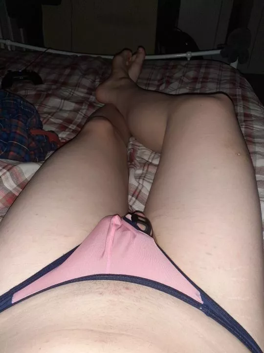 Can you erm spot the cage 😖