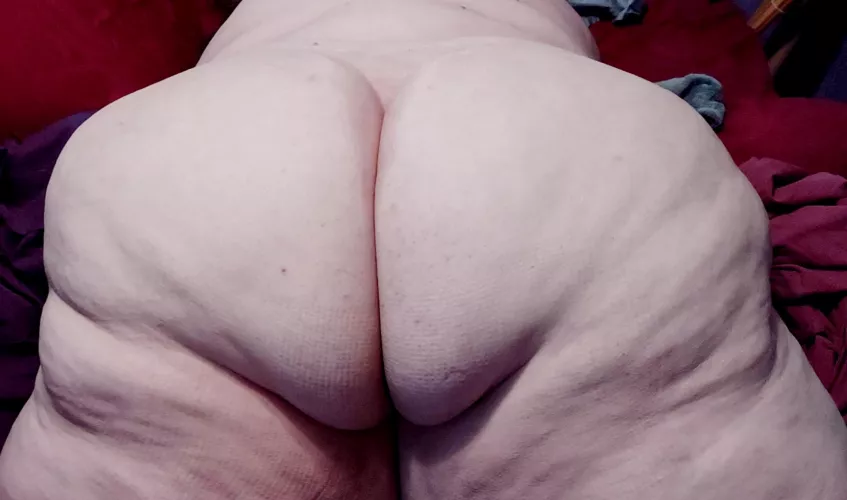 Can you handle this wide ass?