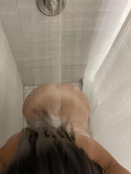 Can you please wash my back? 🥺