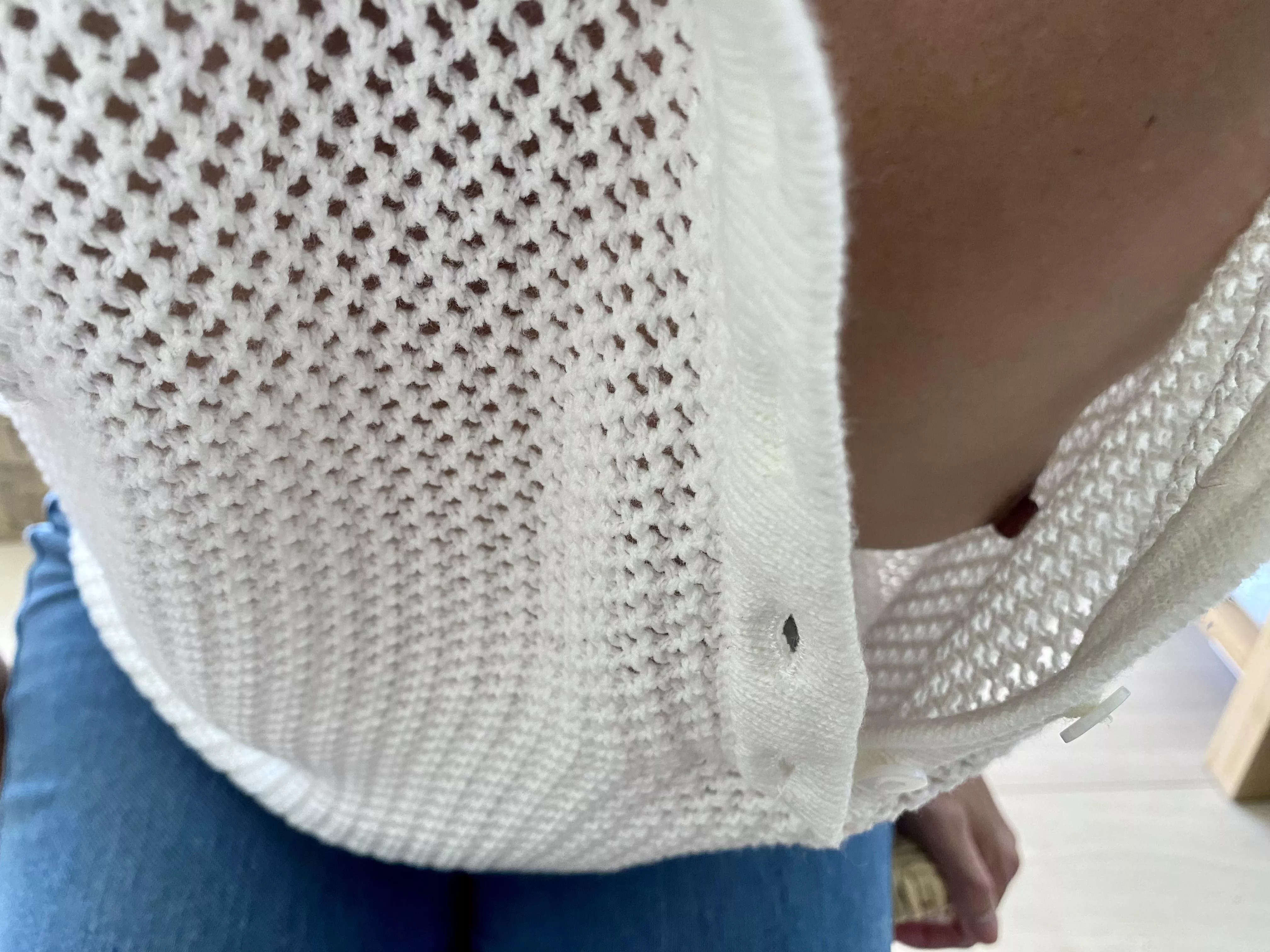 Can you see my shy boob ?
