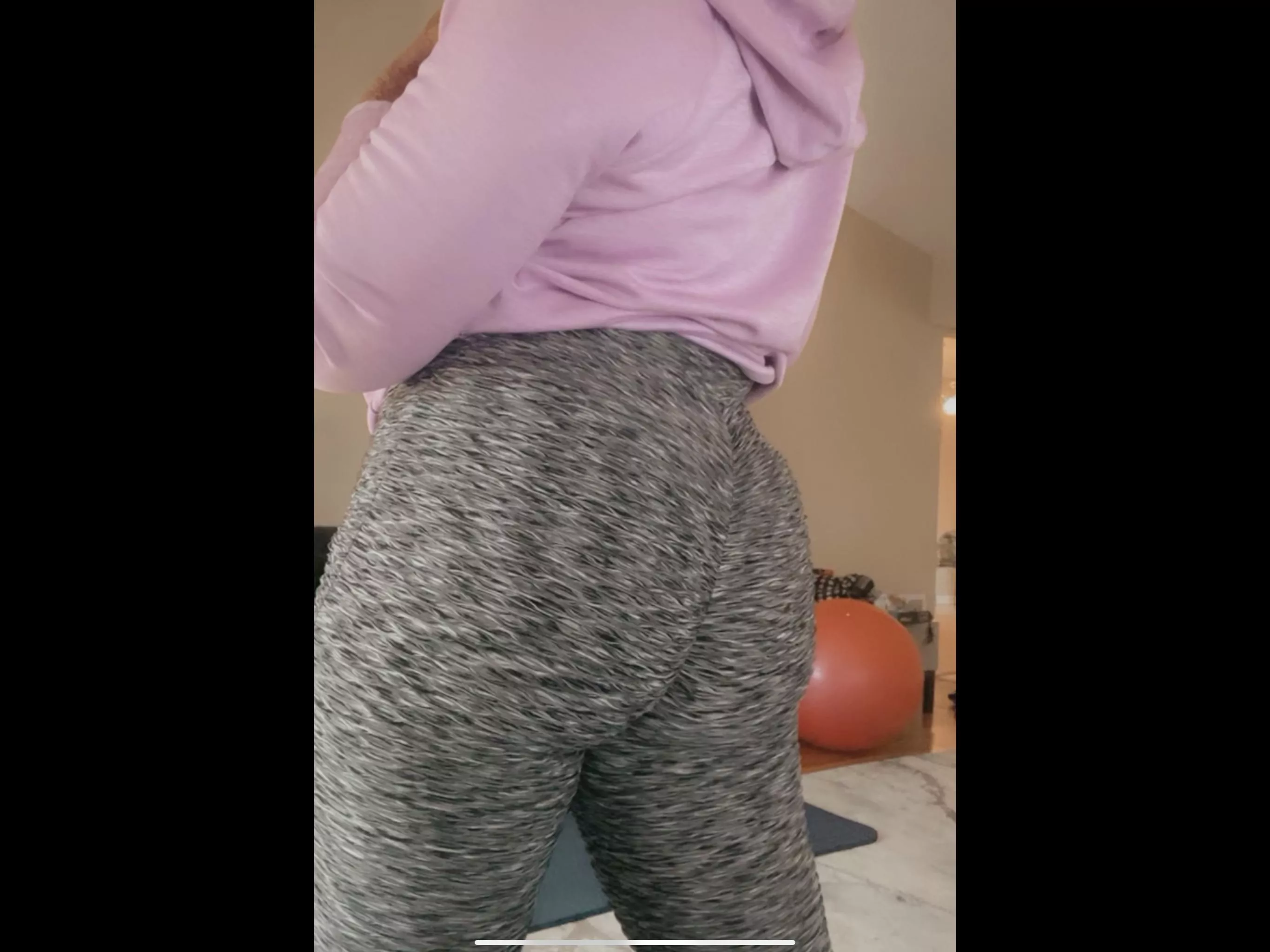 Can you spot me while I squat ? Can you spot me while I squat ?