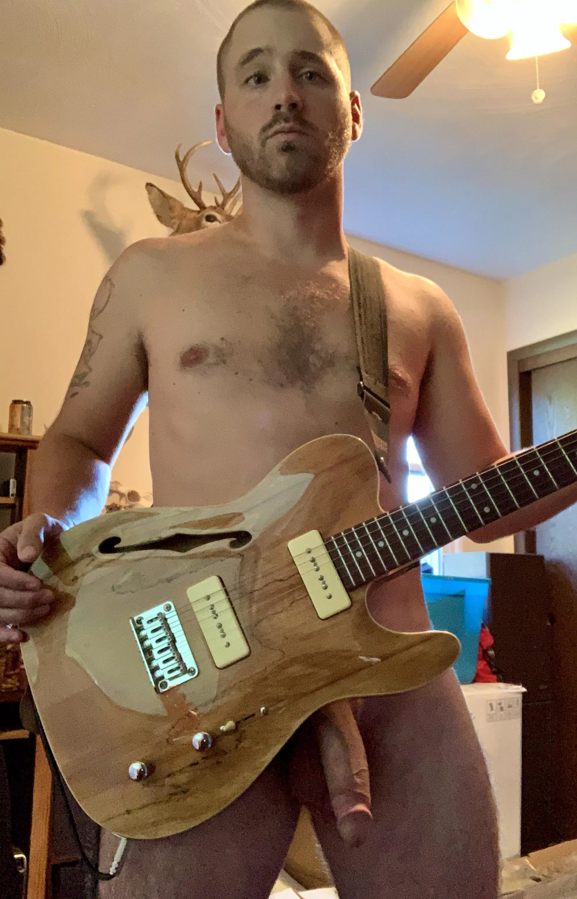 Can you strum a chord? PM’s welcome Can you strum a chord? PM’s welcome