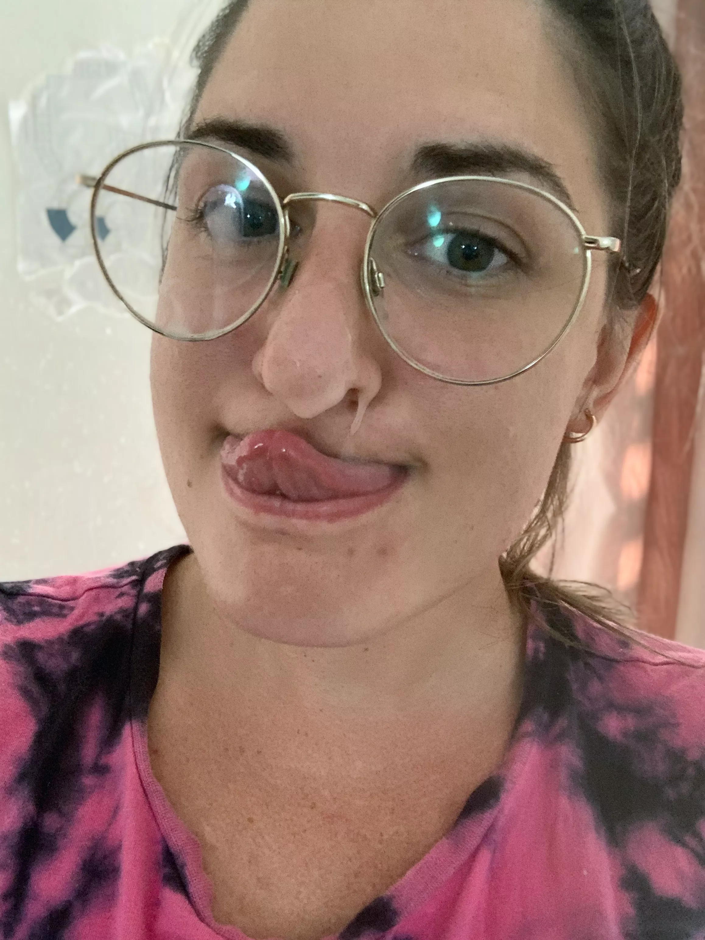 Can you touch your nose with your tongue? Can you touch your nose with your tongue?