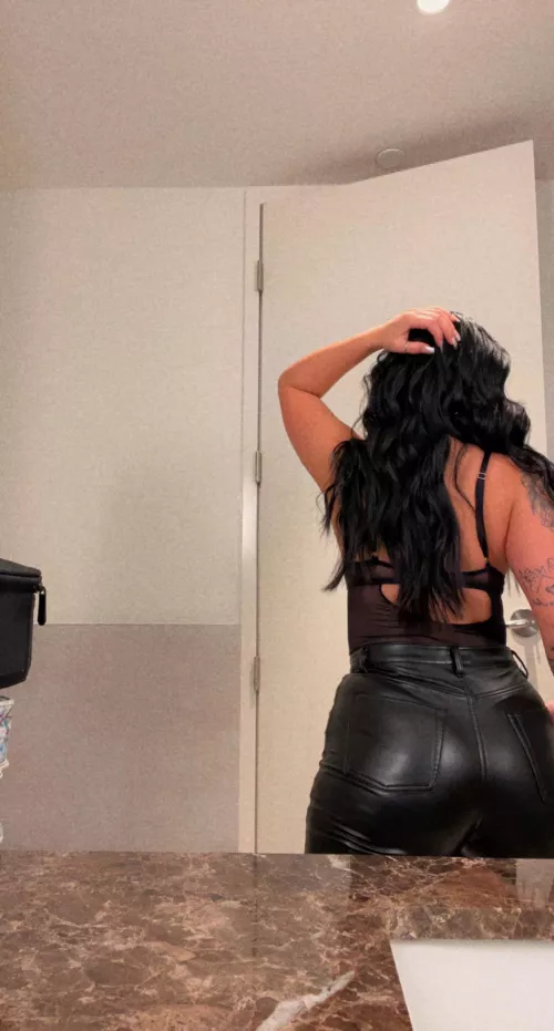 Canadian babe looking for an online sugar daddy! 🤤