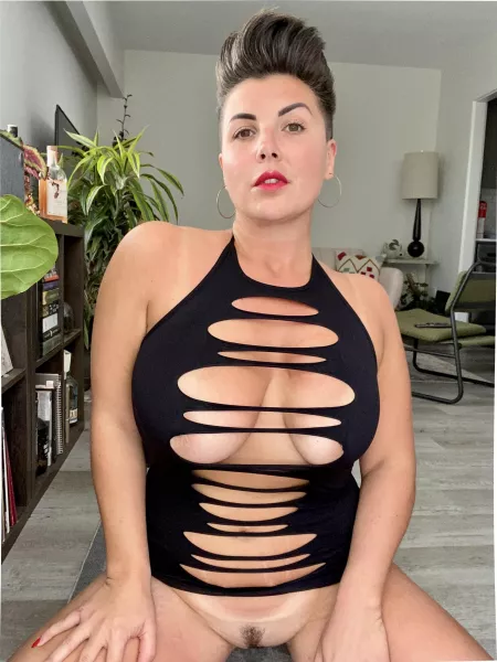 Canadian MILF 35(F) mom of 2 😈