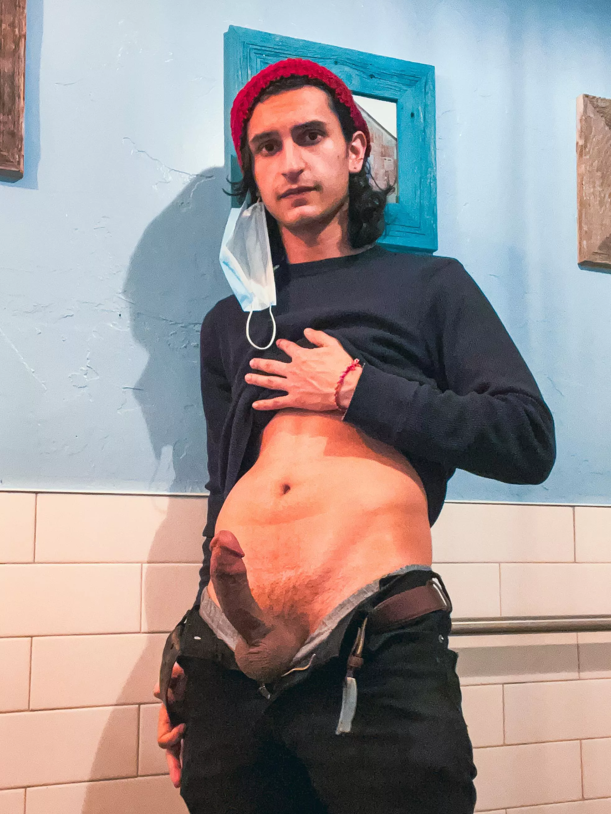 Can’t be walking around like this all day 🙄🍆