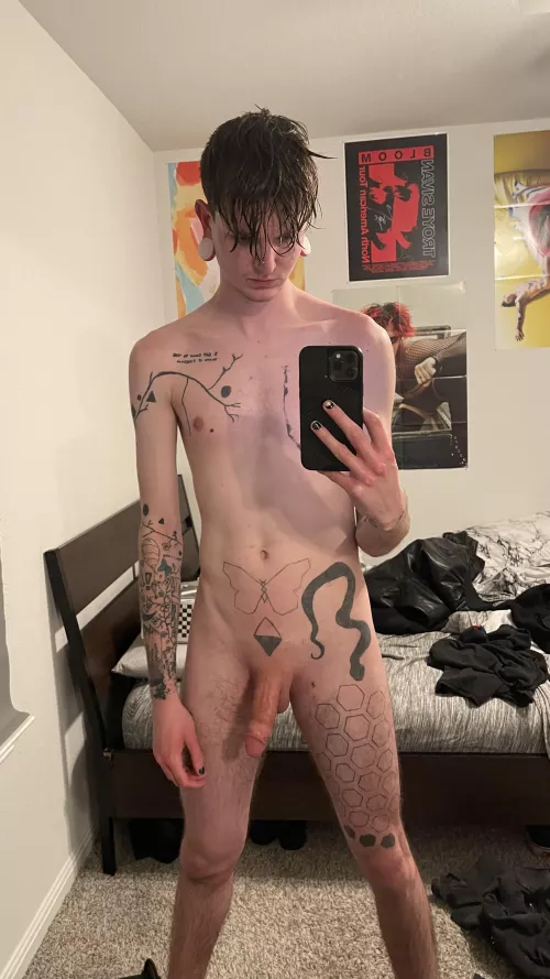 Can’t decide what to wear 🤔