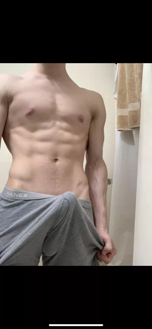 Can’t even hold this big piece , mssg to see me in action😈