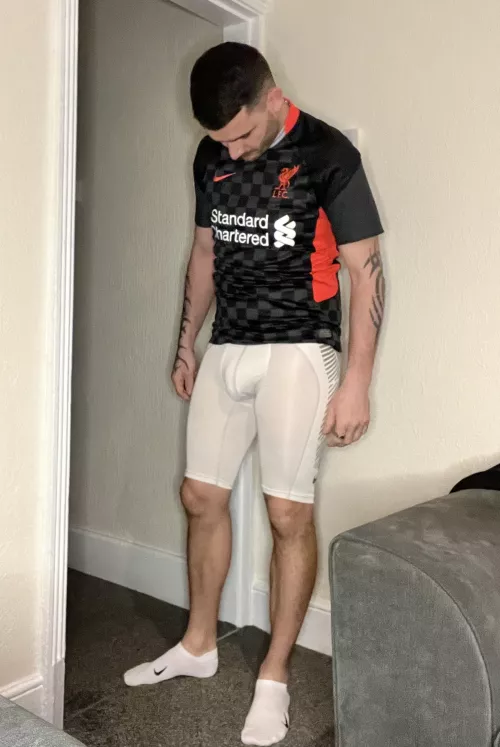 Can’t find my bottoms anywhere😏🍑😂😈